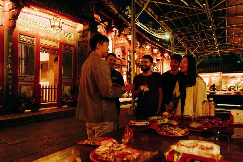 Taipei's Origin & Longshan Temple - Taiwan Cultural Tour - Buddhism, Taoism, and Taiwanese folk practice