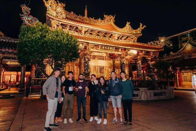 Taipei's Origin & Longshan Temple - Taiwan Cultural Tour - What the guide adds to the experience