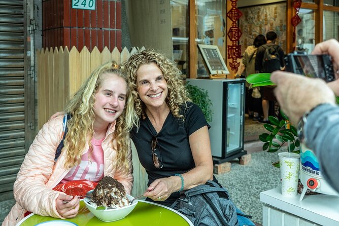 Taipei Street Food & Night Market Tour with a Local: Private & Custom - The temple visit adds cultural weight
