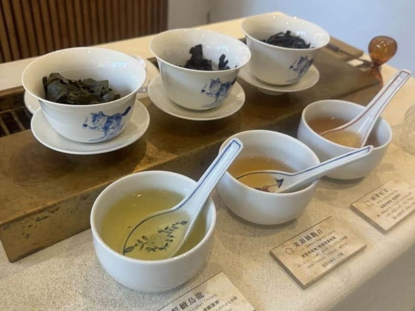 Taipei: Taiwan Traditional Breakfast & Market & Tea Tasting - What the $44 Price Really Covers