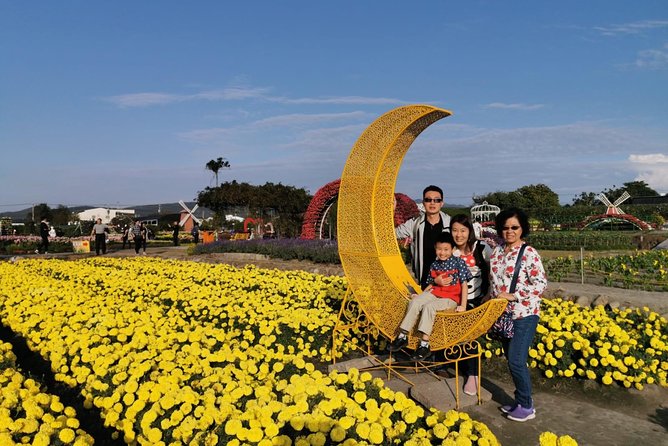 Taipei to Taichung Zhongshe Flower Market and Rainbow Village Day Trip - Key points to know before booking
