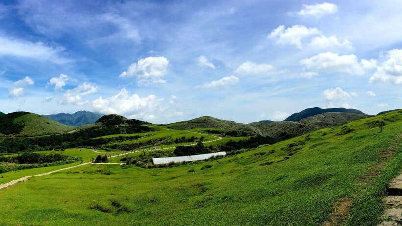 Taipei: Yangmingshan National Park Half-Day Tour - Leaving Taipei for Yangmingshan
