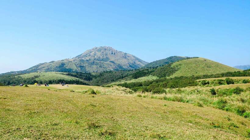 Taipei: Yangmingshan National Park Half-Day Tour - Xiaoyoukeng: Steam, Sulfur, and a Live Volcano