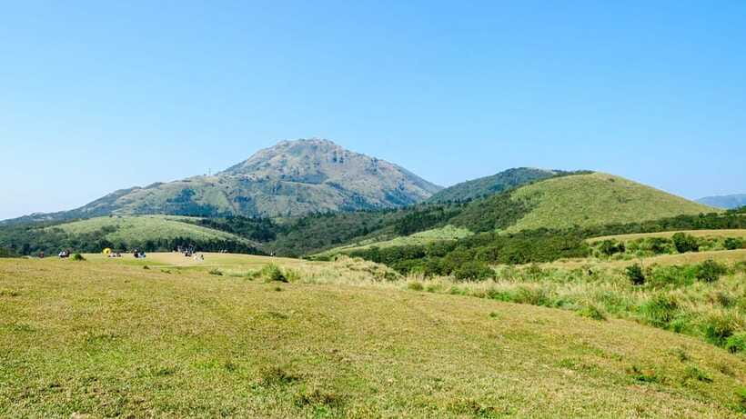 Taipei: Yangmingshan National Park Half-Day Tour - Yangmingshuwu and the Chiang Kai-shek Connection