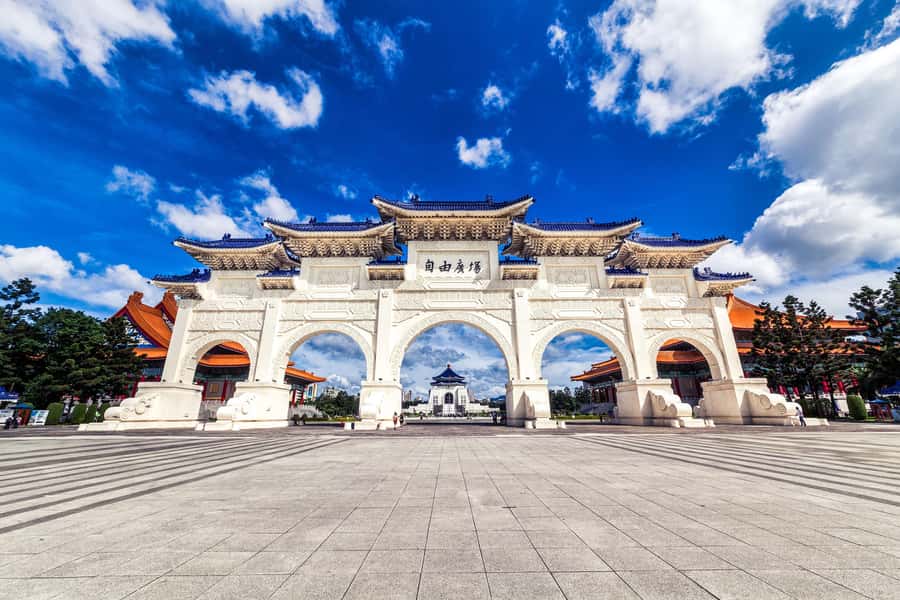 Taiwan Taipei: 8-Hour Customized Taipei City Exploration! - Taipei 101 gives the day its modern marker