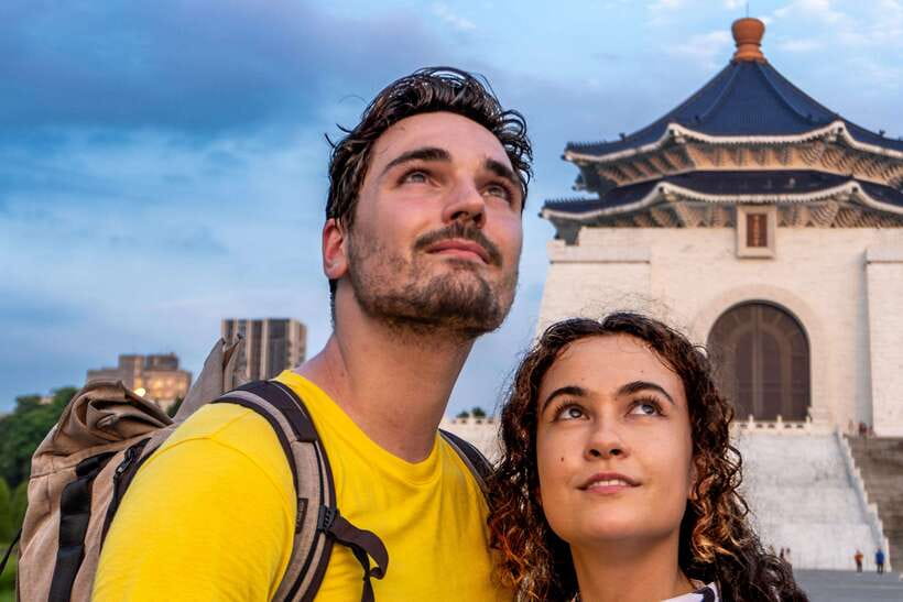 Taiwan Taipei: Half-day VIP Photoshoot Taiwan Photographer - Why public transportation is part of the experience