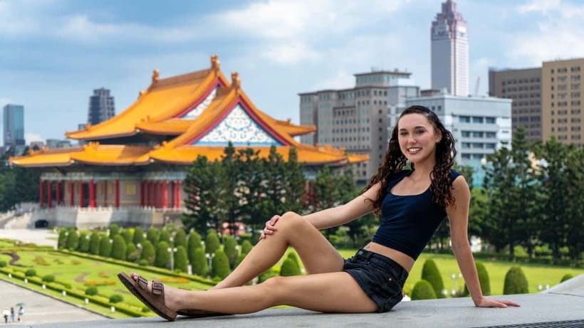 Taiwan Taipei: Quick Photoshoot with Taiwan Photographer - The Camera Gear And What It Means For You