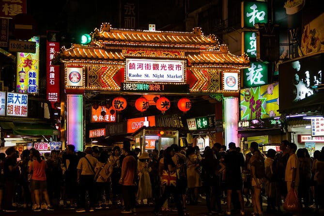 Taiwan Taipei: VIP Photoshoot with Taiwan Photographer - What the camera and editing package mean for you