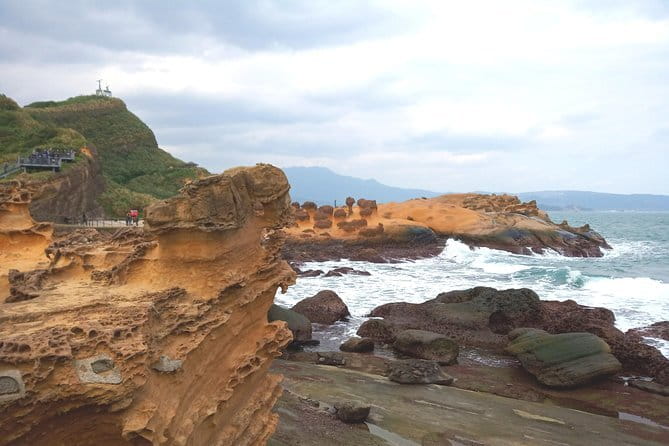 Taiwan TST : Private Tour Taipei, Yangmingshan, Beitou, Tamsui - Is $85 good value for 10 hours?