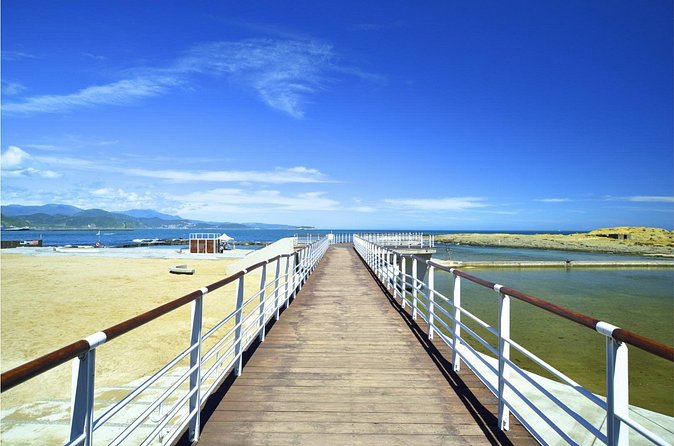 Tour For Cruise Guests: Keelung Tower, Heping Park, Fairy Cave - Keelung Tower in Zhongzheng Park