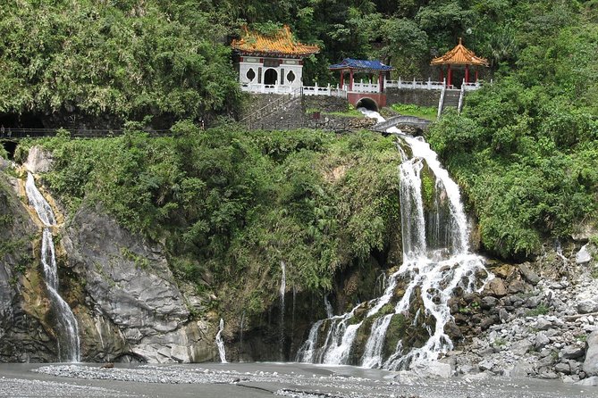 Two-days Yi-lan & Grand Taroko Gorge Park Tour - Following the Pacific coast on the Su-Hua Highway