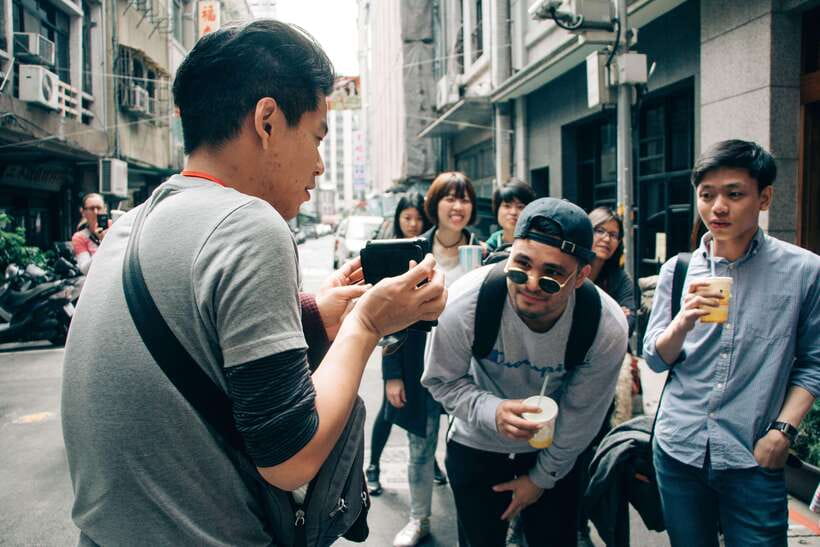 Vintage Taipei - Best of Taiwan and Sunset Walking Tour - Taipei Xia Hai City God Temple and the power of 月老