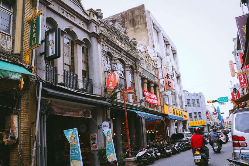 Vintage Taipei - Best of Taiwan and Sunset Walking Tour - Who should book this walk?