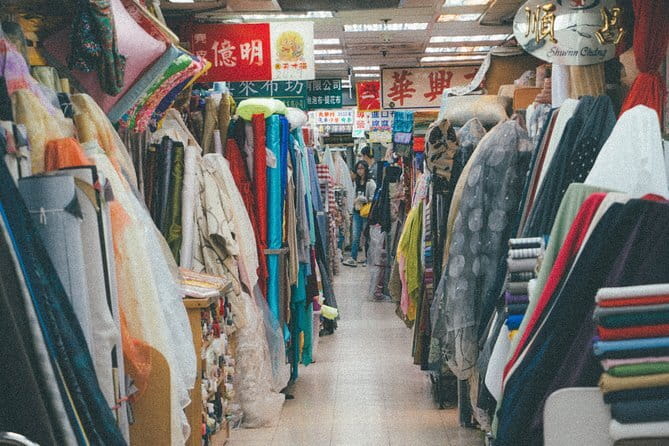 Vintage Taipei - Best of Taiwan & Sunset Walking Tour (Tip-based) - Taipei Xia Hai City God Temple and the story of Yue Lao