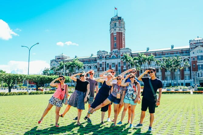 Vintage Taipei - Best of Taiwan & Sunset Walking Tour (Tip-based) - Dadaocheng, Dihua Street, and old trading Taipei