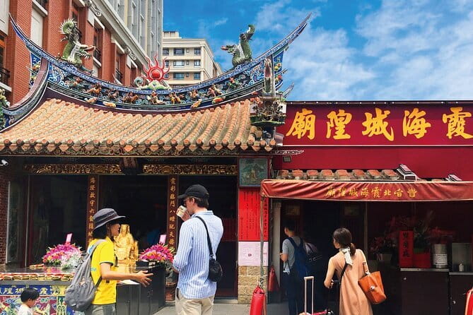 Vintage Taipei - Best of Taiwan & Sunset Walking Tour (Tip-based) - Food near Dadaocheng Wharf and the sunset beer