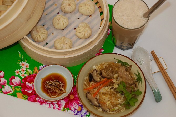 Xiao long bao, Pork thick soup, Bubble milk tea. (Taiwan Cooking Class)-B - A small group makes the cooking easier