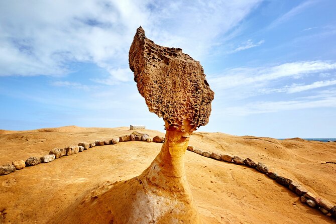 Yehliu, Golden Waterfall, Jiufen, Shifen Day Tour - Yehliu’s Queen’s Head and Wind-Bent Coast