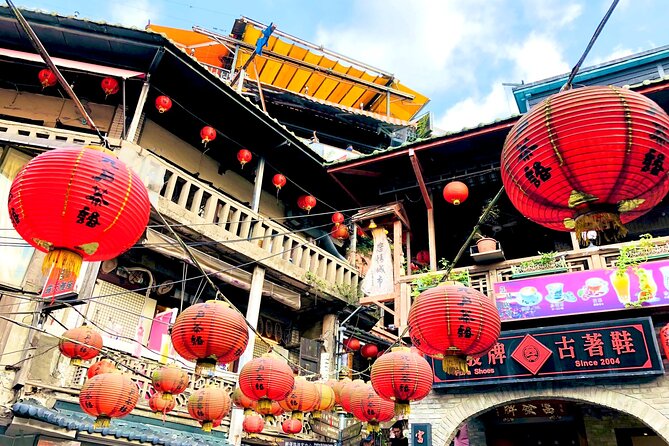 Yehliu & Jiufen & Shifen Day Tour (Departure from Ximending) - Shifen Waterfall brings the day back to nature