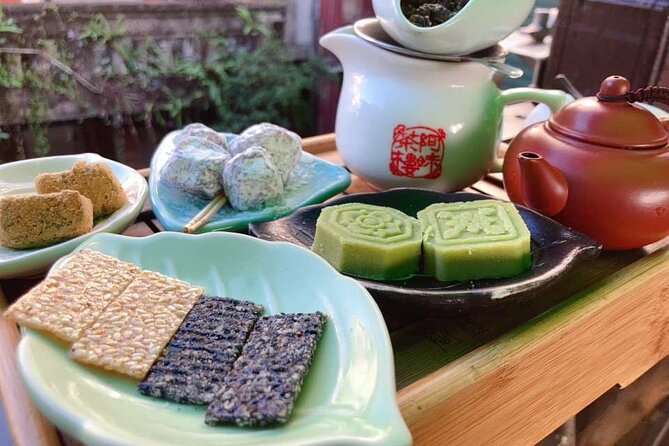 Yehliu, Jiufen & Shifen Taiwans North Coast Day / Night Tour - Starting at Taipei Main Station