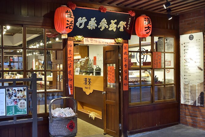 Yilan 1-Day Private Tour to Kavalan Whisky & Cultural Gems - Paul and the role of the driver guide